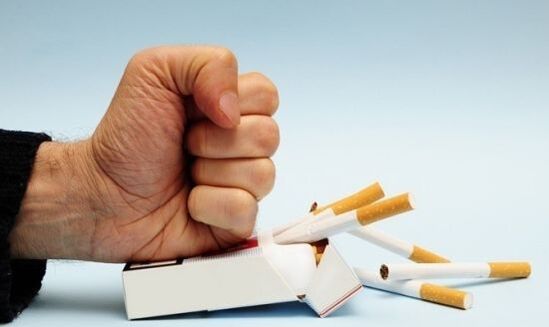 dejar de fumar para evitar el dolor en las articulaciones de los dedos